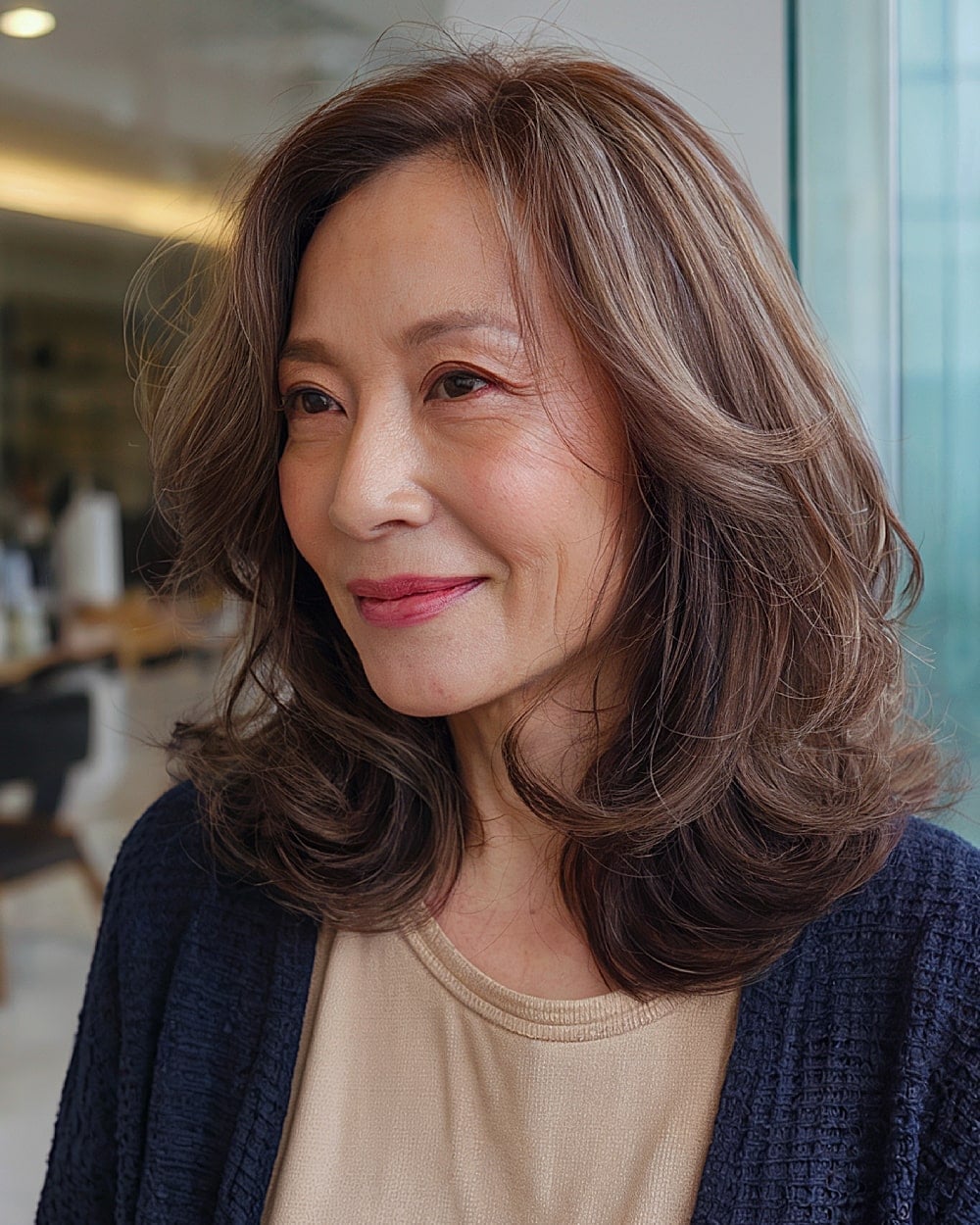 Collarbone Layers With Soft Waves — Simple Japanese Hairstyles