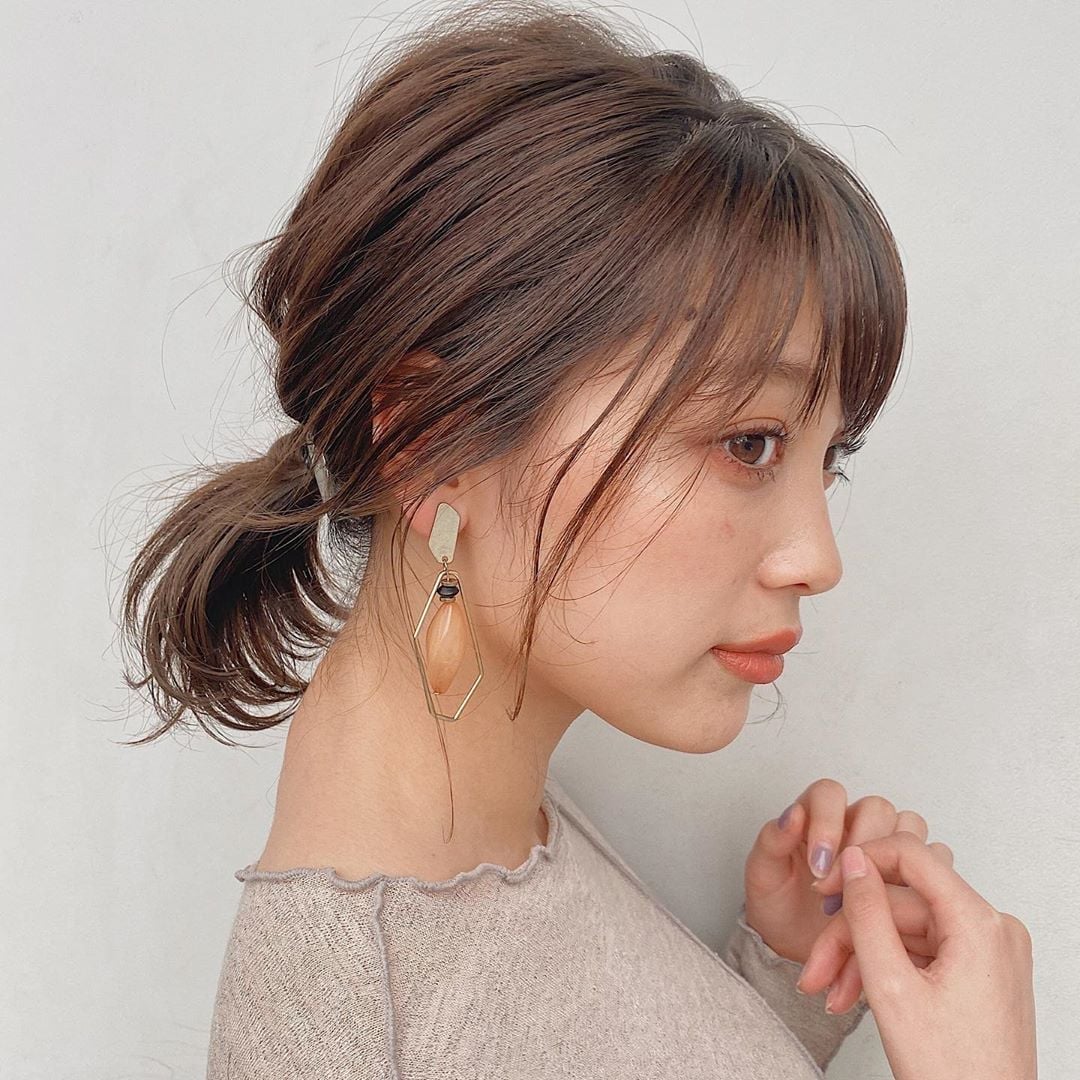 Messy Low Ponytail With Wispy Bangs — Simple Japanese Hairstyles