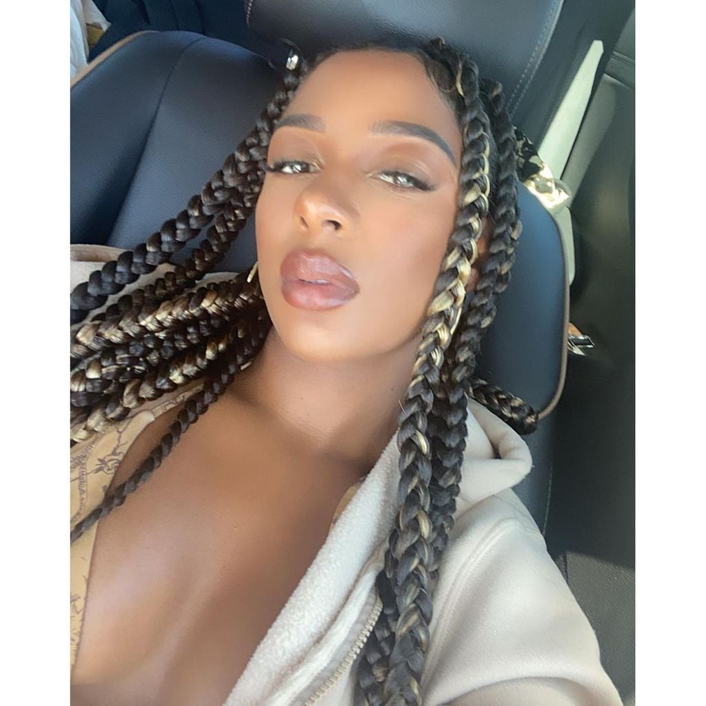 Jumbo Braids Blonde Streaks — Simple Jumbo Braids
