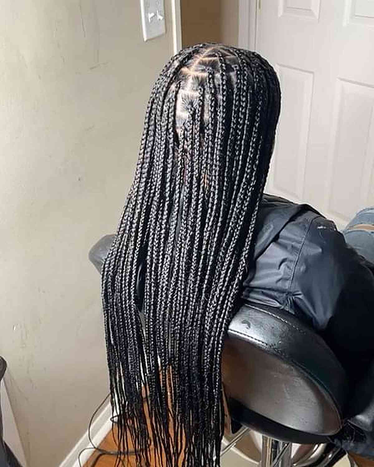 Rear View of Long Black Knotless Box Braids Rear View of Long Black Knotless Box Braids — Simple Knotless Braids