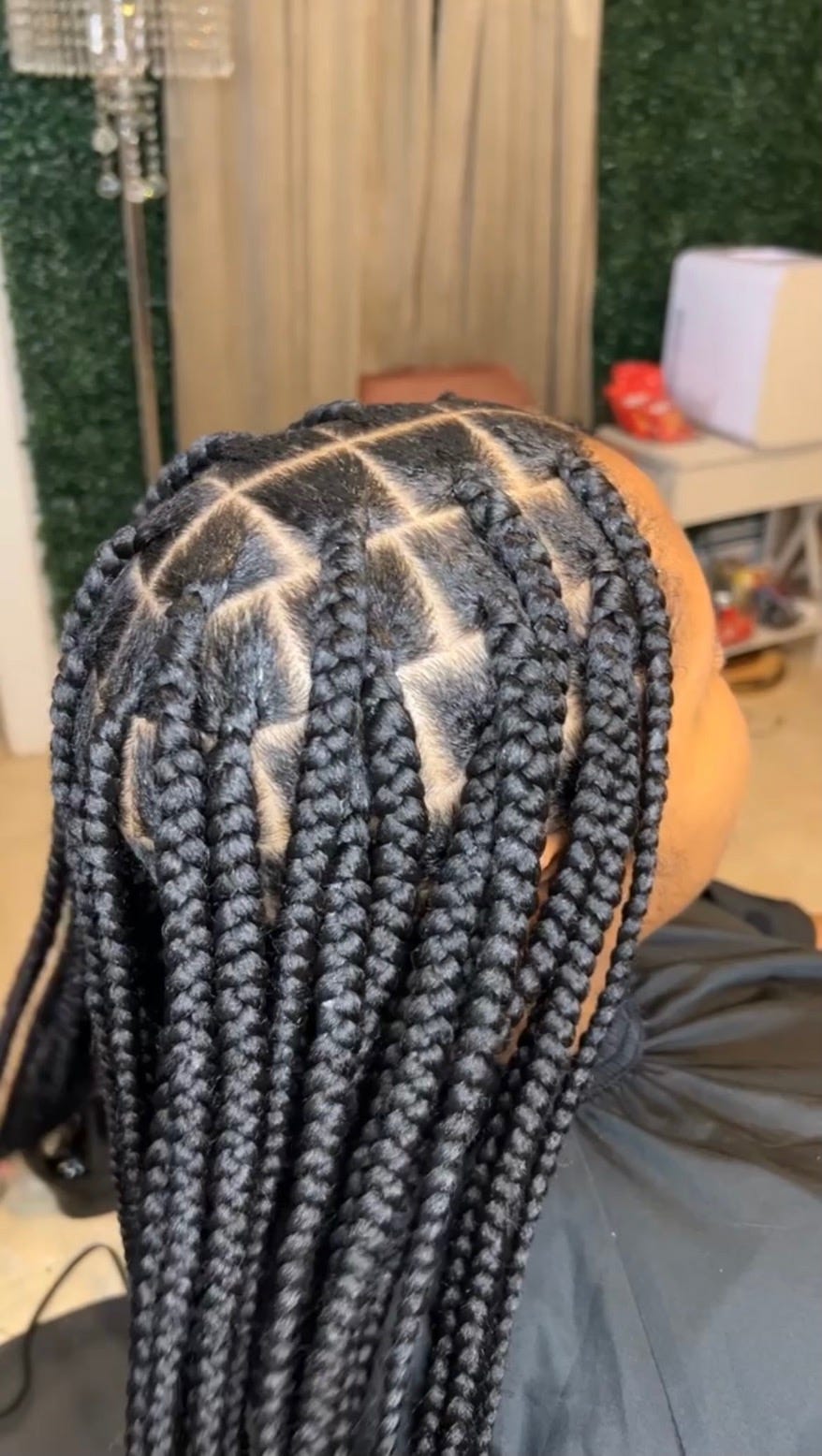 Neat Straight Thick Black Mid-Back Box Braids, Everyday Version Neat Straight Thick Black Mid-Back Box Braids, Everyday Version — Simple Knotless Braids
