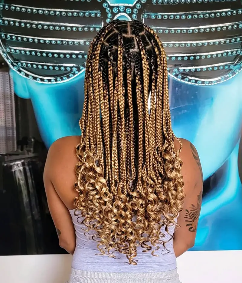 Mid-Back Box Braids With Curly Ends and Dark Roots Mid-Back Box Braids With Curly Ends and Dark Roots — Simple Knotless Braids