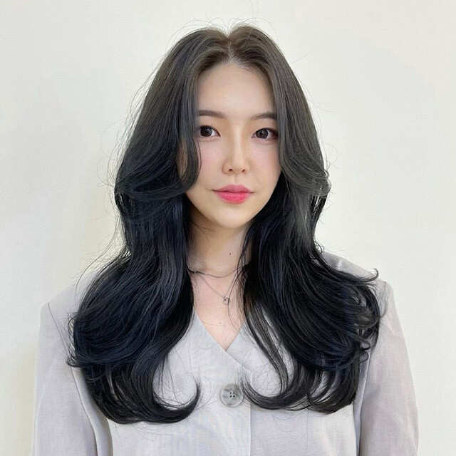 Mid-Back Layers With Full Bangs, Straight — Simple Korean Hair