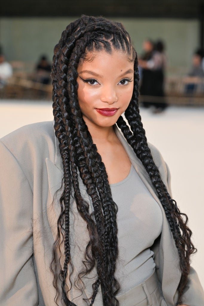 Thick Mid-Back Knotless Braids With Wavy Ends Thick Mid-Back Knotless Braids With Wavy Ends — Simple Large Knotless Braids