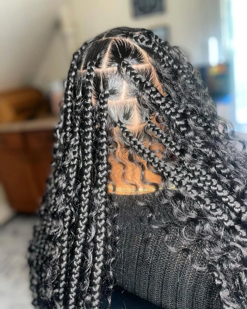 Black Braids With Curly Ends And Square Parting Black Braids With Curly Ends And Square Parting — Simple Large Knotless Braids