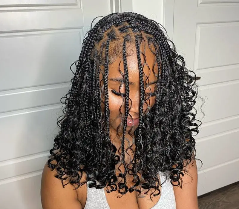 Black Braids With Blonde Highlights And Wavy Ends Black Braids With Blonde Highlights And Wavy Ends — Simple Large Knotless Braids