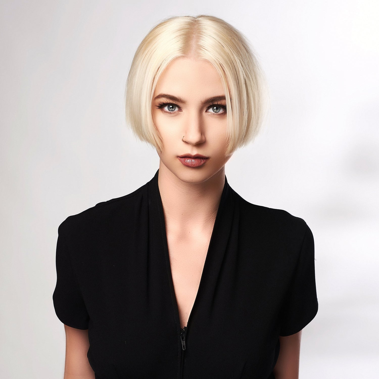 Sleek Chin Bob In Platinum Blonde — Simple Layer Bob