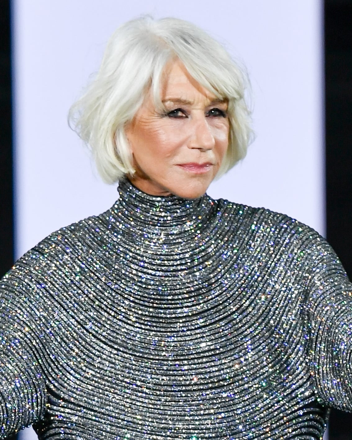 Collarbone Bob In Natural Gray — Simple Layer Bob