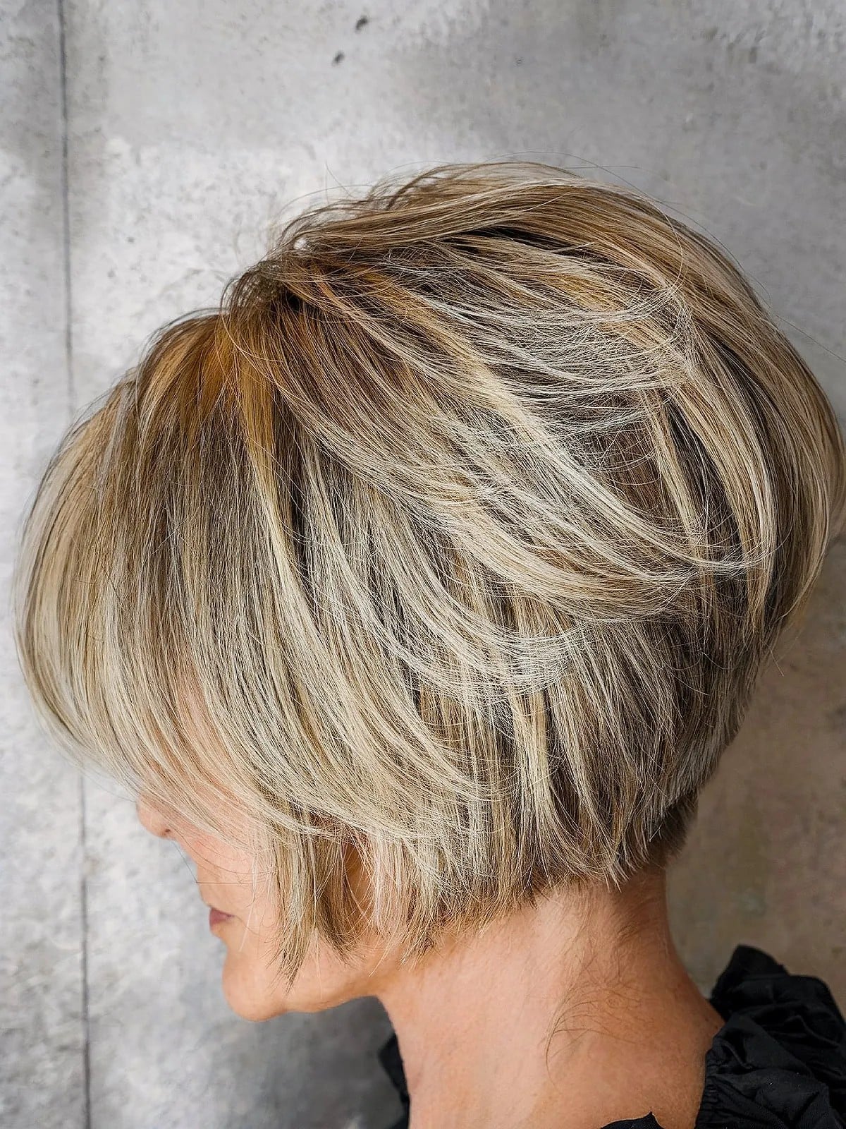 Chin Length Layered Bob With Choppy Layers Chin Length Layered Bob With Choppy Layers — Simple Layered Bob Hairstyles