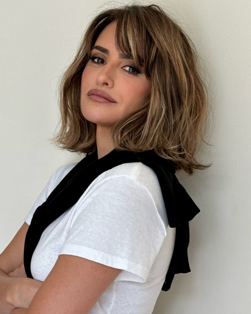 Collarbone Bob With Side Swept Fringe Collarbone Bob With Side Swept Fringe — Simple Layered Bob Hairstyles