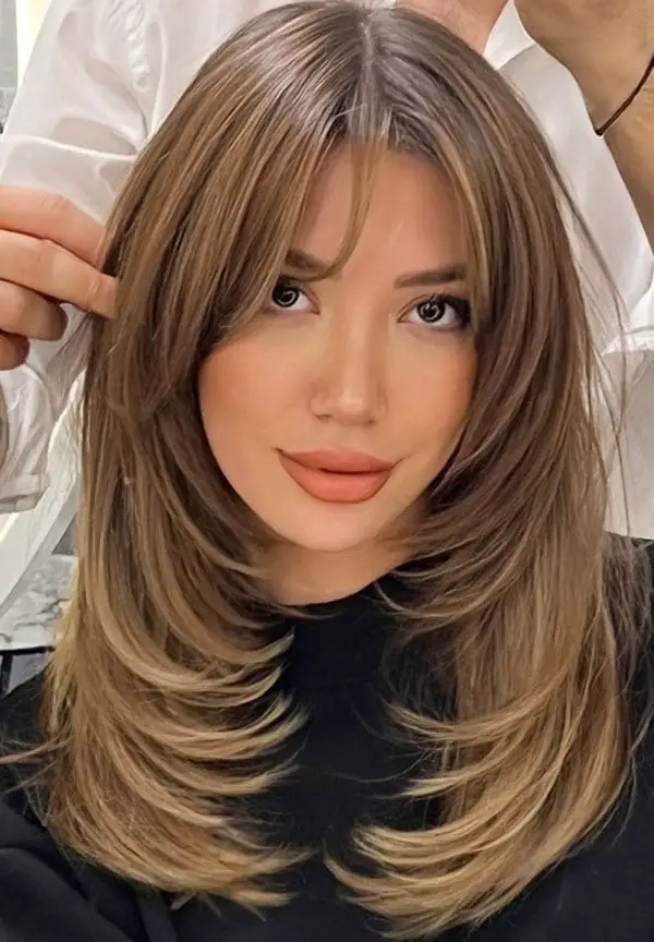 Collarbone Layered Bob With Curtain Bangs, Straight To Wavy Collarbone Layered Bob With Curtain Bangs, Straight To Wavy — Simple Layered Haircuts for Medium Hair