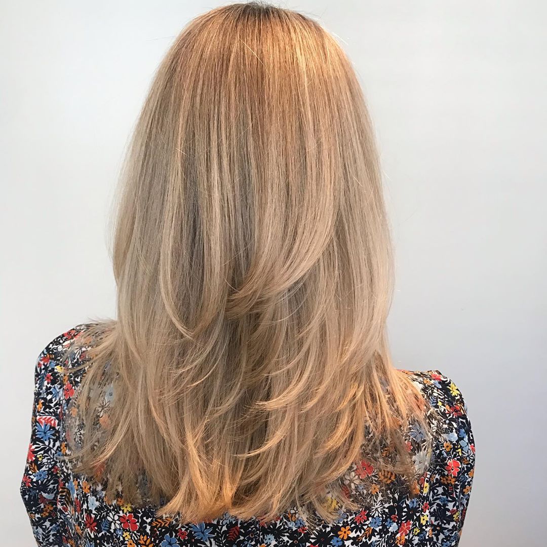 Collarbone Layers With Ash Blonde And Subtle Highlights Collarbone Layers With Ash Blonde And Subtle Highlights — Simple Layered Haircuts for Medium Hair