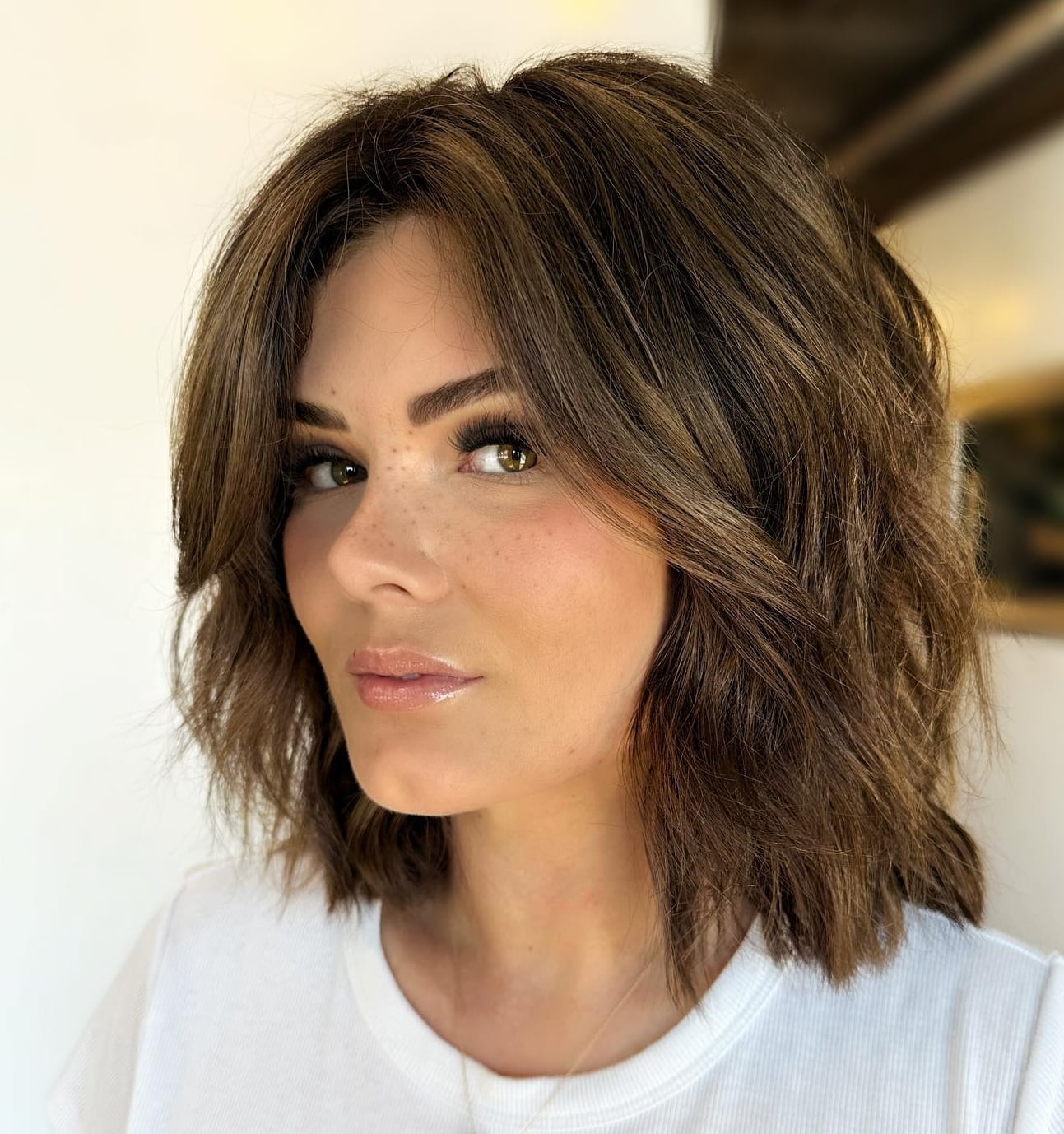 Collarbone Layers With Curtain Bangs, Wavy Collarbone Layers With Curtain Bangs, Wavy — Simple Layered Haircuts for Medium Hair