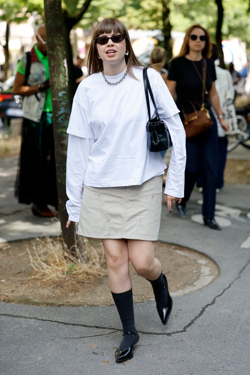Layered White T-Shirts With A-Line Skirt Layered White T-Shirts With A-Line Skirt — Simple Layered Ideas