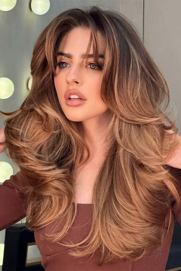 Long Wavy Hair With Voluminous Layers Long Wavy Hair With Voluminous Layers — Simple Layers Hairstyles