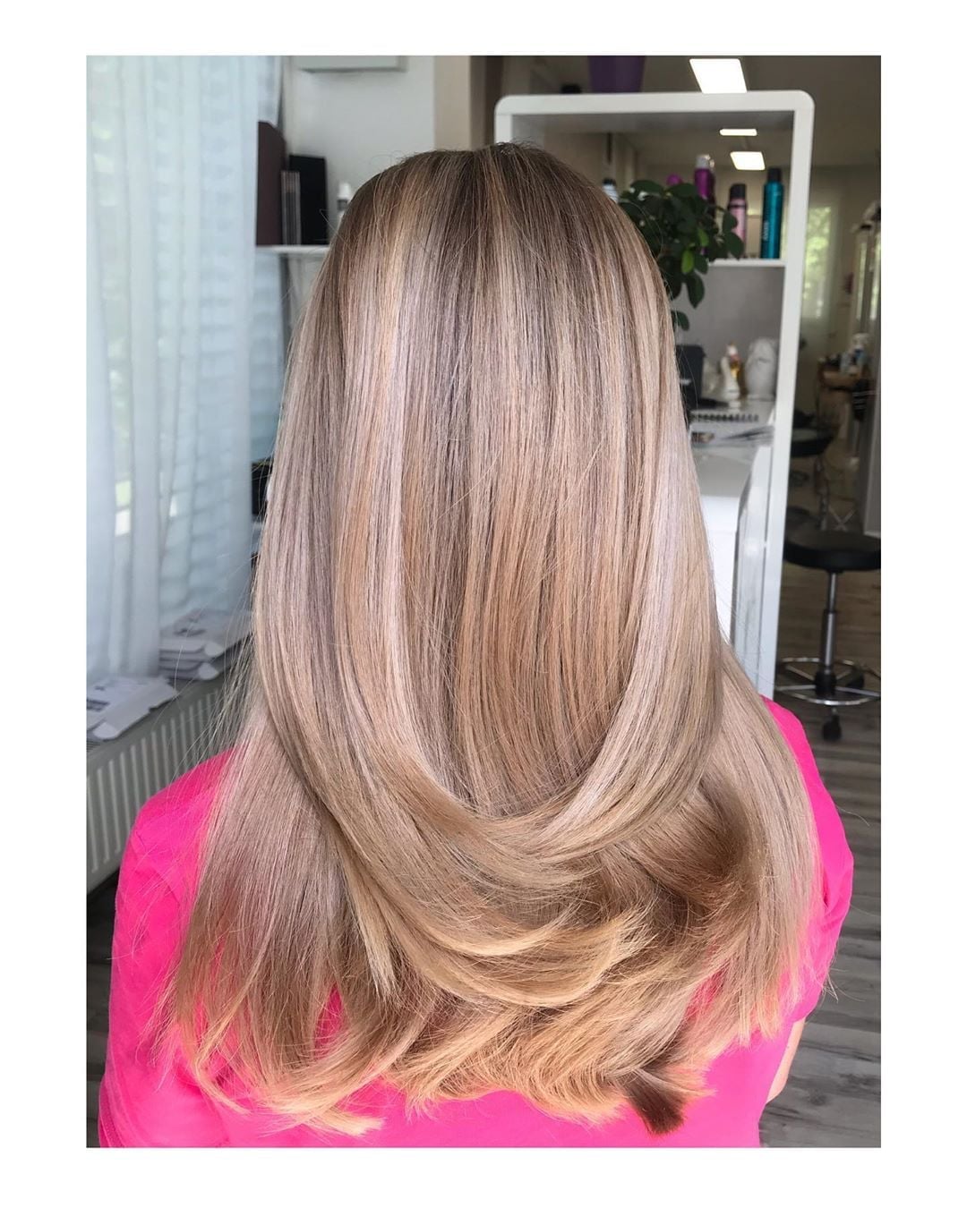 Back View Ash Blonde Layered Texture Back View Ash Blonde Layered Texture — Simple Layers Hairstyles