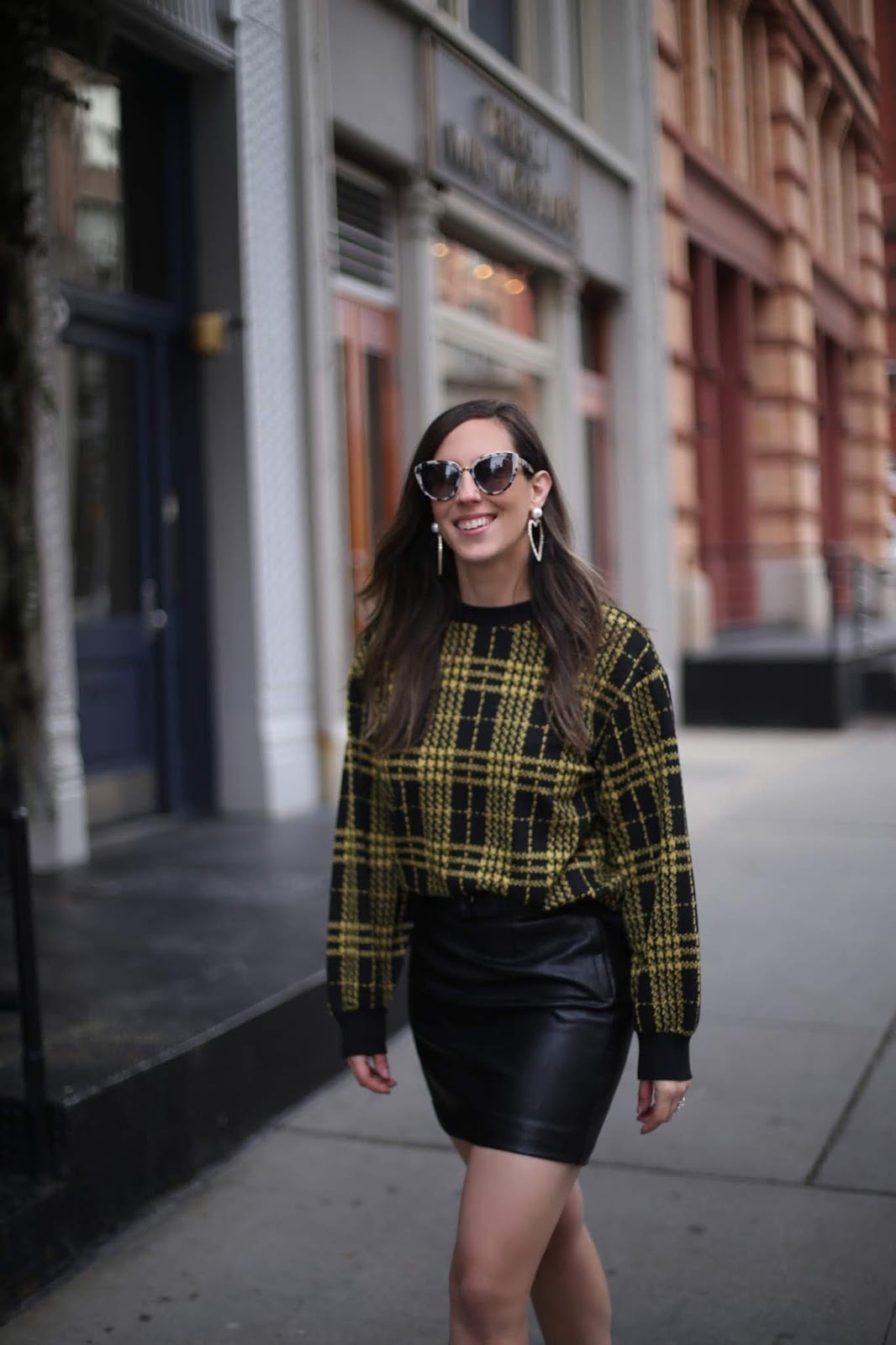 Black Leather Mini Skirt With Plaid Oversized Sweater And Leather Black Leather Mini Skirt With Plaid Oversized Sweater And Leather — Simple Leather Skirt Outfits