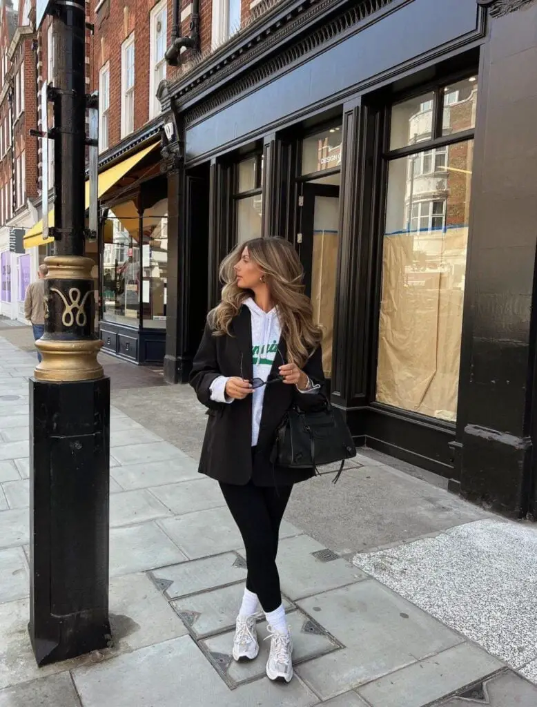 Black Leggings with Hoodie and Oversized Blazer and White T-Shirt Black Leggings with Hoodie and Oversized Blazer and White T-Shirt — Simple Leggings Outfits Casual