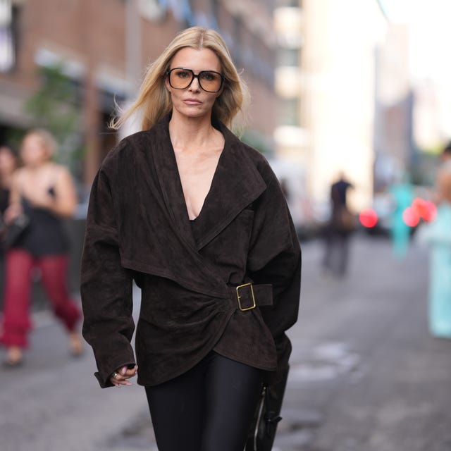 Black Leggings with a Brown Wrap Jacket Black Leggings with a Brown Wrap Jacket — Simple Leggings Outfits Casual