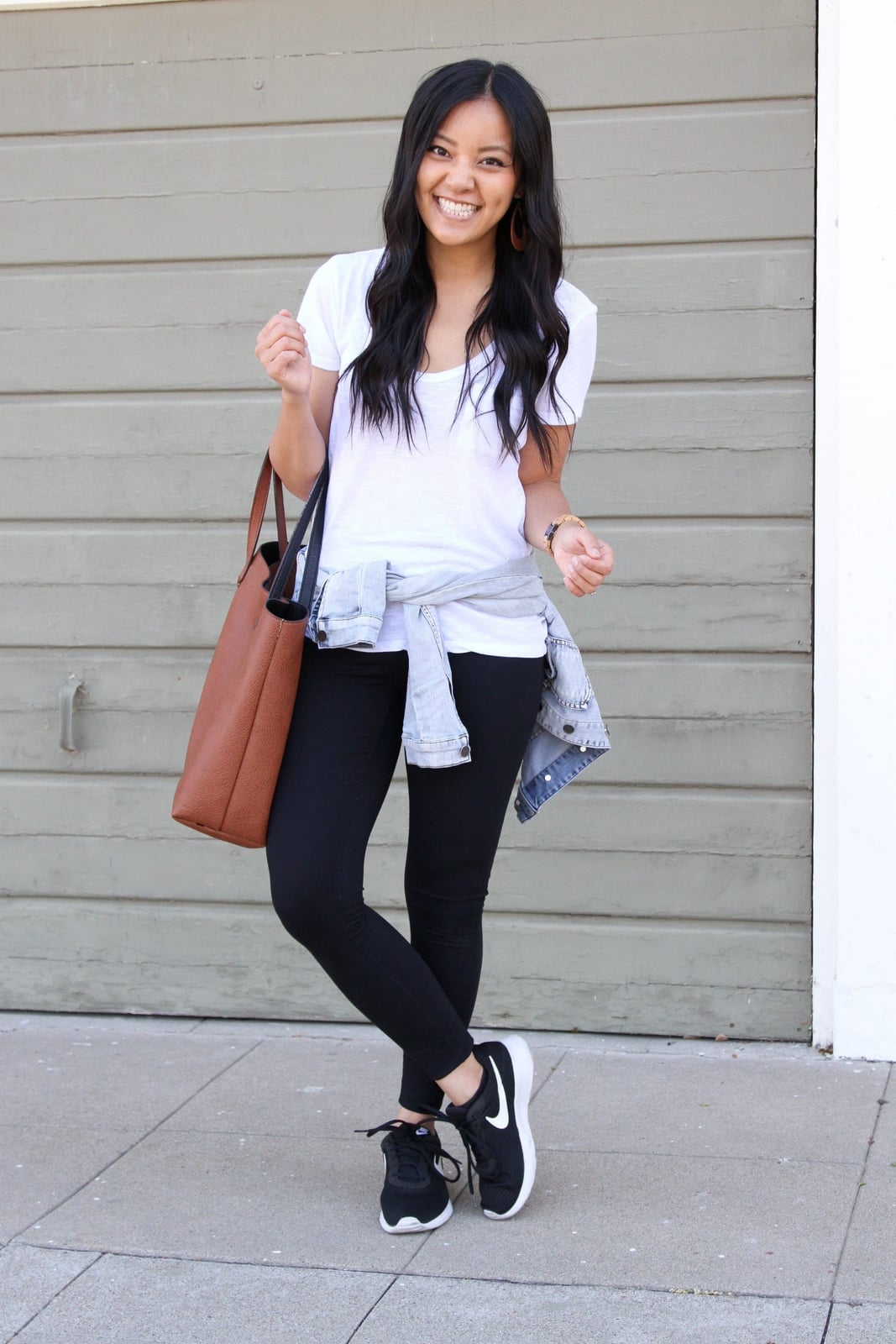 Black Leggings with a White Tee and Tied Denim Jacket Black Leggings with a White Tee and Tied Denim Jacket — Simple Leggings Outfits Casual