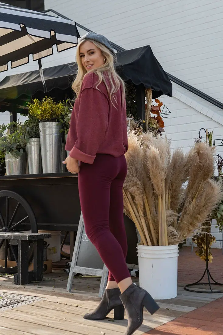 Maroon Leggings with Matching Sweatshirt Maroon Leggings with Matching Sweatshirt — Simple Leggings Outfits Casual