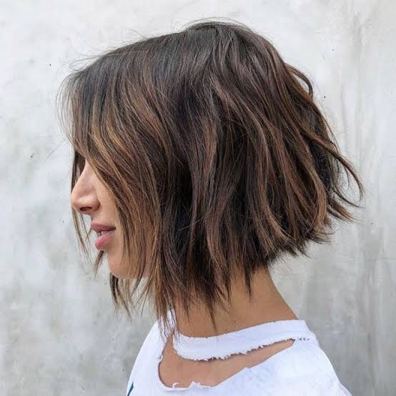 Textured Collarbone Bob With Curtain Bangs Textured Collarbone Bob With Curtain Bangs — Simple Lengths Bob
