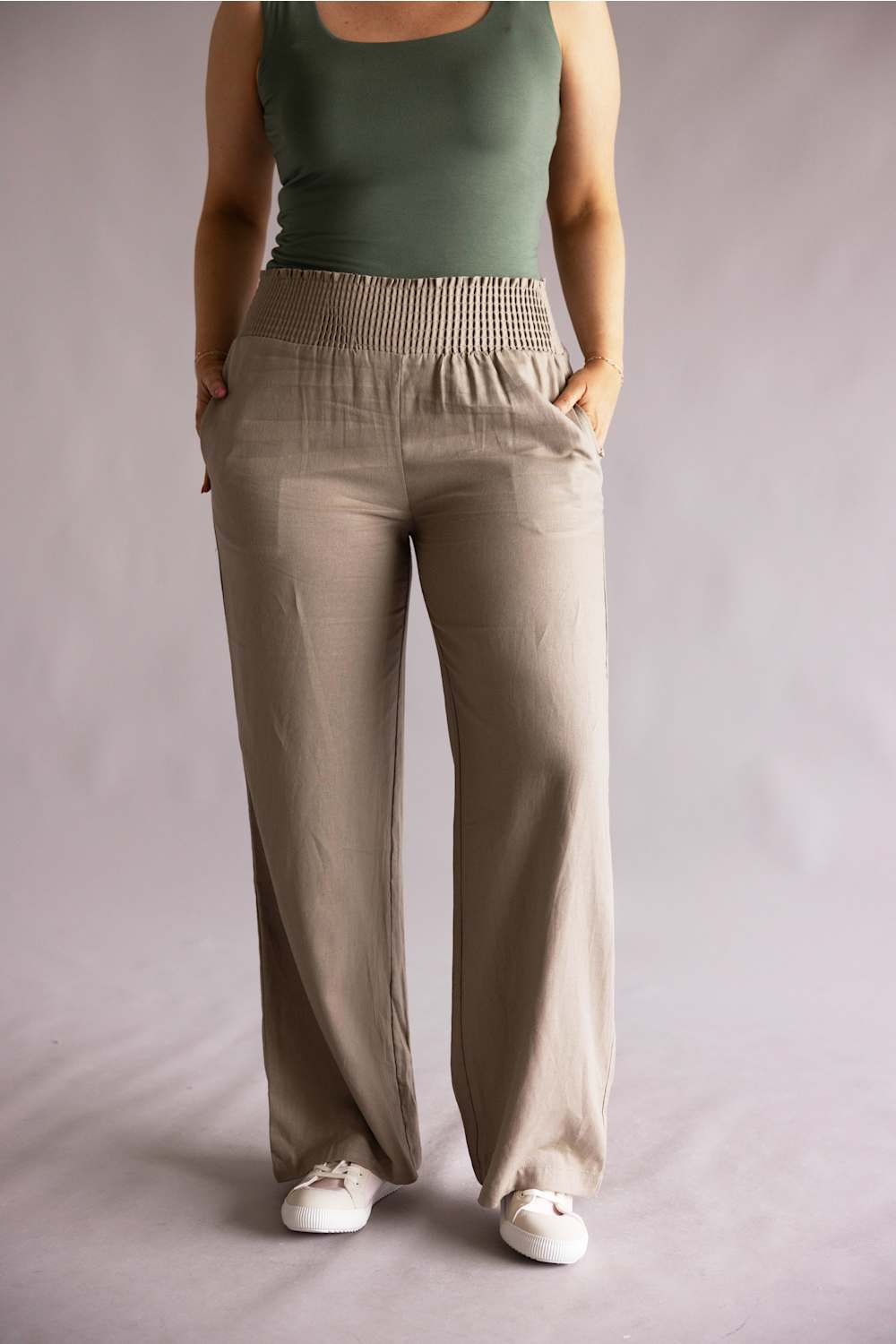Taupe Linen Pants with Smocked Waistband and Green Top Taupe Linen Pants with Smocked Waistband and Green Top — Simple Linen Pants Outfits