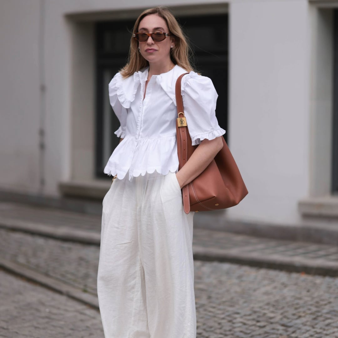 Off-white Wide-Leg Linen Pants with Puff-Sleeve Blouse Off-white Wide-Leg Linen Pants with Puff-Sleeve Blouse — Simple Linen Pants Outfits