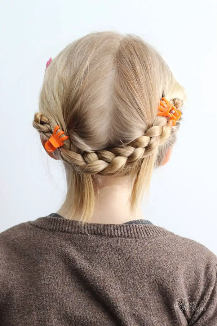 Shoulder Length Double Braided Pigtails With Clips Shoulder Length Double Braided Pigtails With Clips — Simple Little Girl Hairstyles