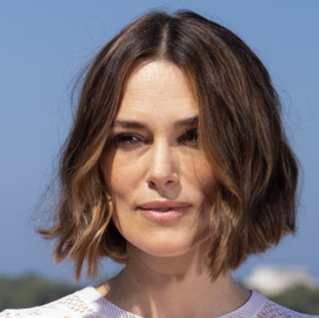 Honey Blonde Lob With Curtain Bangs, Collarbone Honey Blonde Lob With Curtain Bangs, Collarbone — Simple Lob Hair