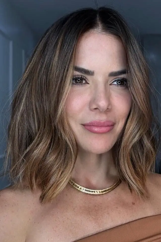 Medium Brown Lob With Blonde Highlights Medium Brown Lob With Blonde Highlights — Simple Lob Hair
