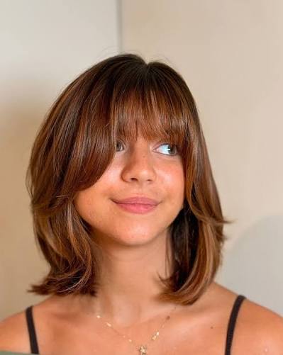 Collarbone Layered Bob Medium Brown Highlights With Curtain Bangs Collarbone Layered Bob Medium Brown Highlights With Curtain Bangs — Simple Long Bob Hairstyles