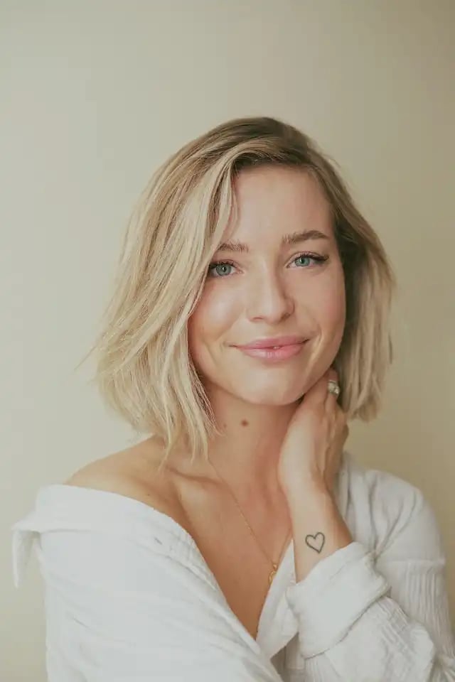 Chin Length Layered Bob Ash Blonde Waves Chin Length Layered Bob Ash Blonde Waves — Simple Long Bob Hairstyles