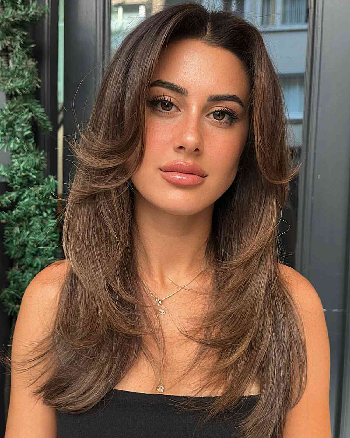 Mid-Back Medium Brown With Curtain Bangs and Blowout With Soft Waves Mid-Back Medium Brown With Curtain Bangs and Blowout With Soft Waves — Simple Long Haircuts