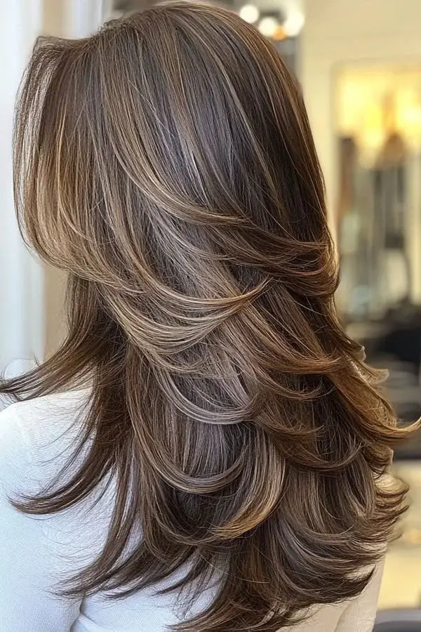Mid-Back Wavy Dark Brown Layers With Caramel Mid-Back Wavy Dark Brown Layers With Caramel — Simple Long Haircuts