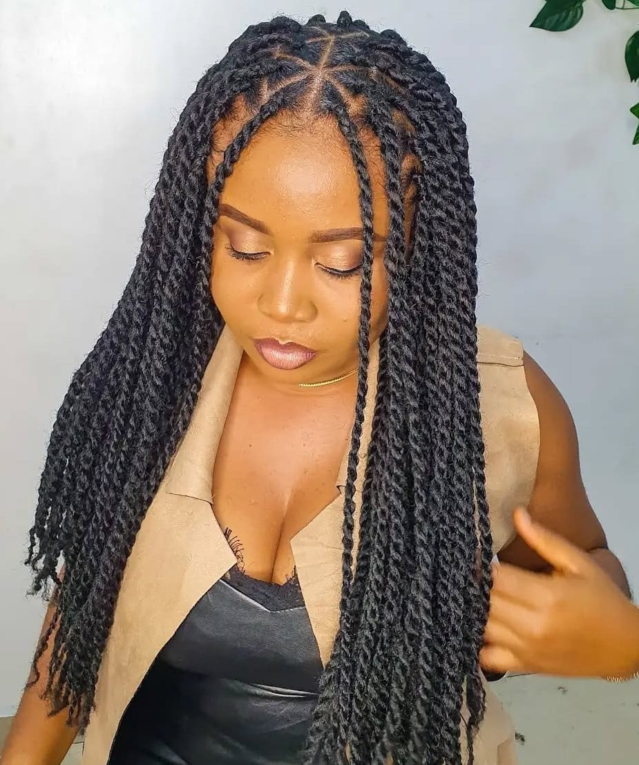 Voluminous Mid-Back Wavy Twists, Black — Simple Marley Twists Hairstyles