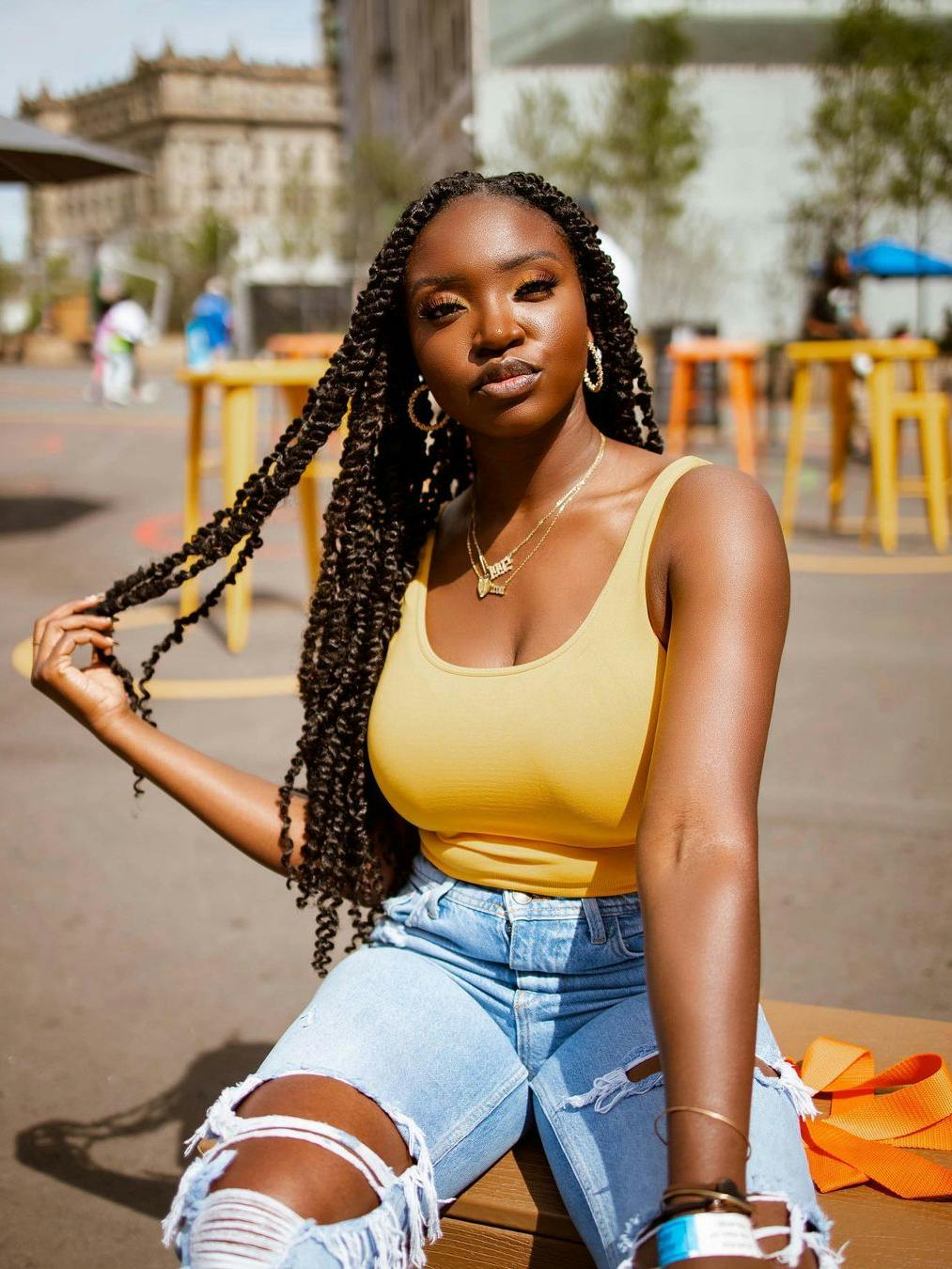 Mid-Back Loose Twists With Brown Highlights, Wavy — Simple Marley Twists Hairstyles
