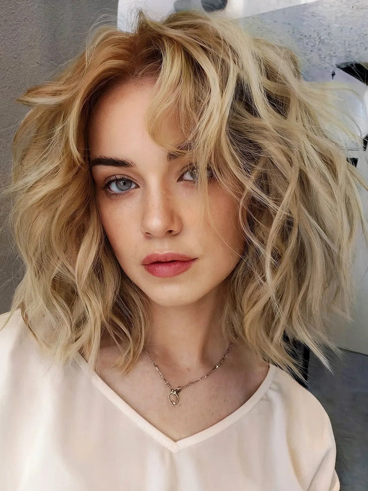 Chin Length Bob Tousled Wavy Texture Chin Length Bob Tousled Wavy Texture — Simple Medium Bob