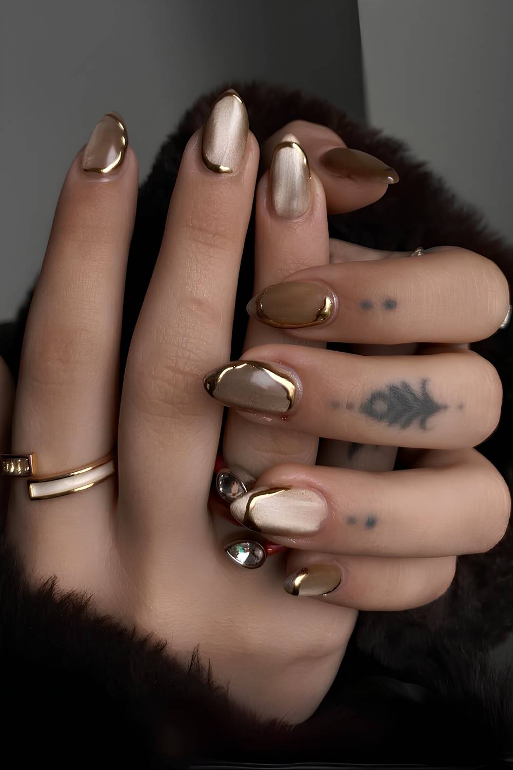 Pale Pink With Gold Metallic Accents Pale Pink With Gold Metallic Accents — Simple Metallic Nails