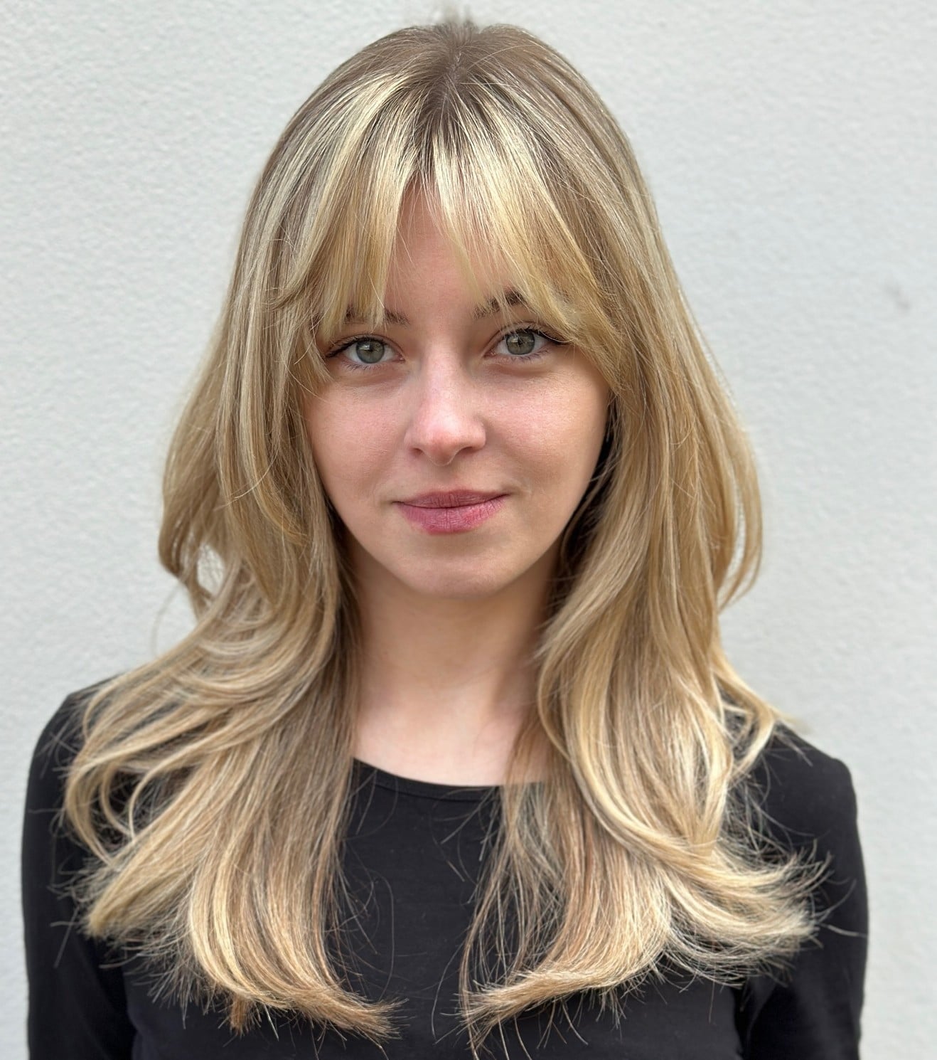 Collarbone Blonde Curtain Bangs Collarbone Blonde Curtain Bangs — Simple Middle Part Hair