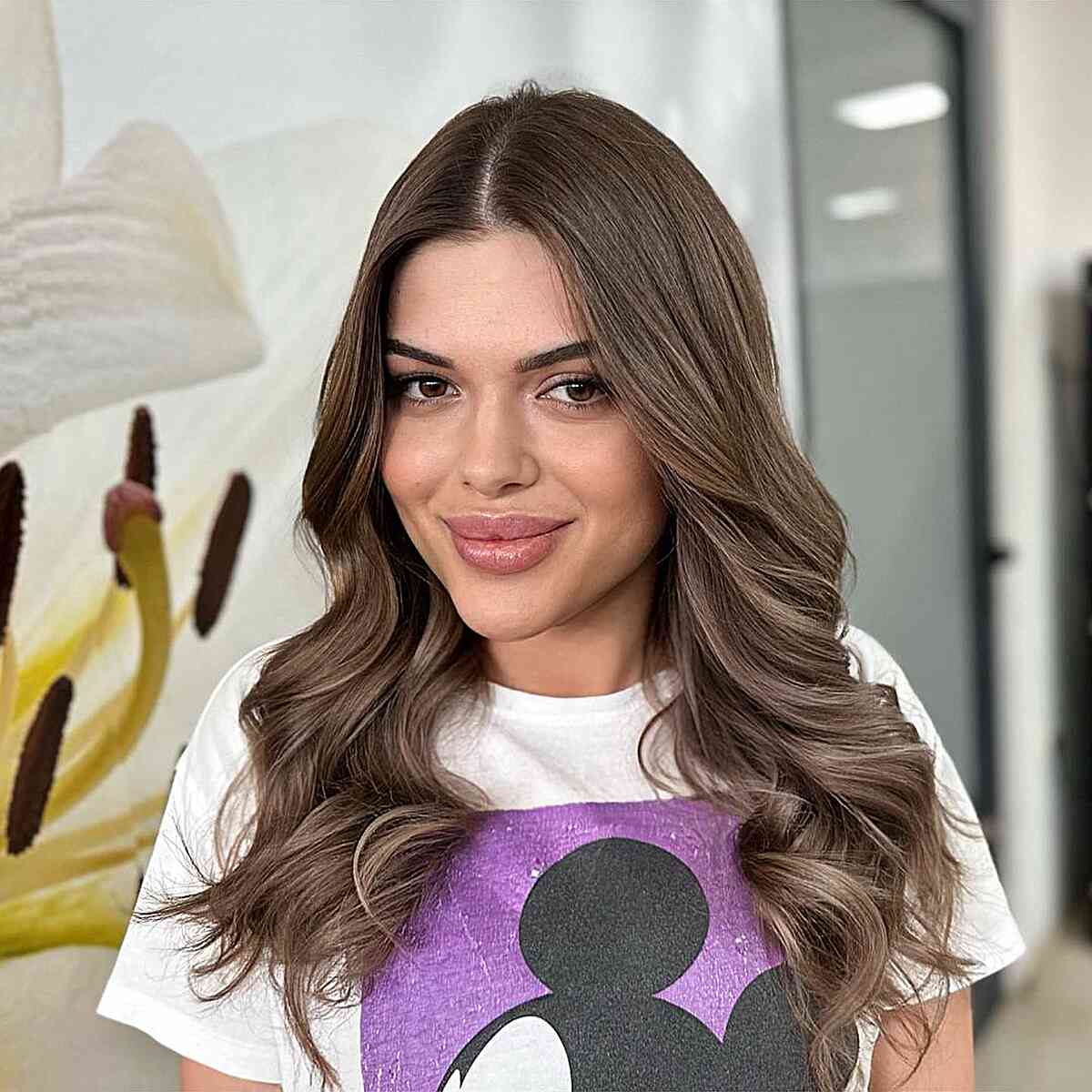 Shoulder Wavy Medium Brown Shoulder Wavy Medium Brown — Simple Middle Part Hair