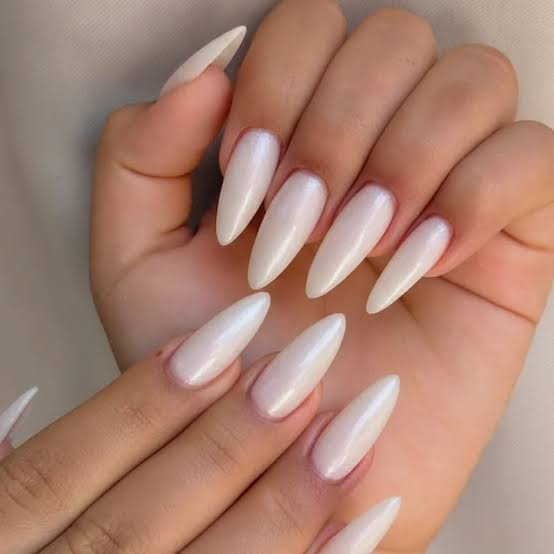 Pearlescent Milky White Long Stiletto Nails Pearlescent Milky White Long Stiletto Nails — Simple Milky White Nails