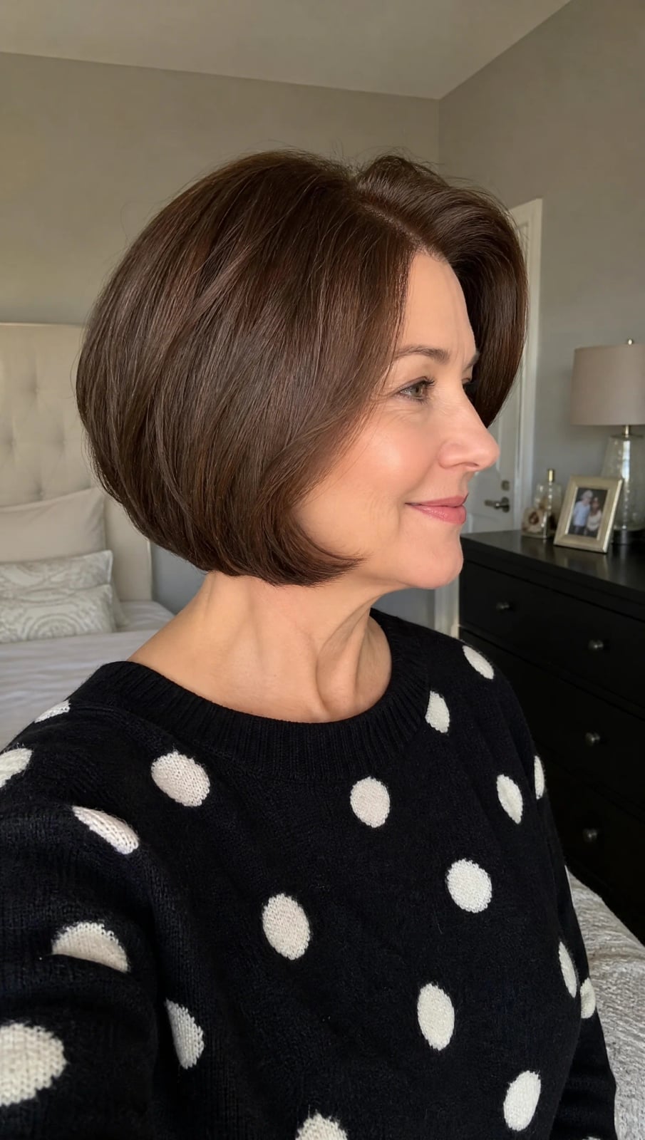 Smooth Chin Bob With Side Part — Simple Mocha Hair