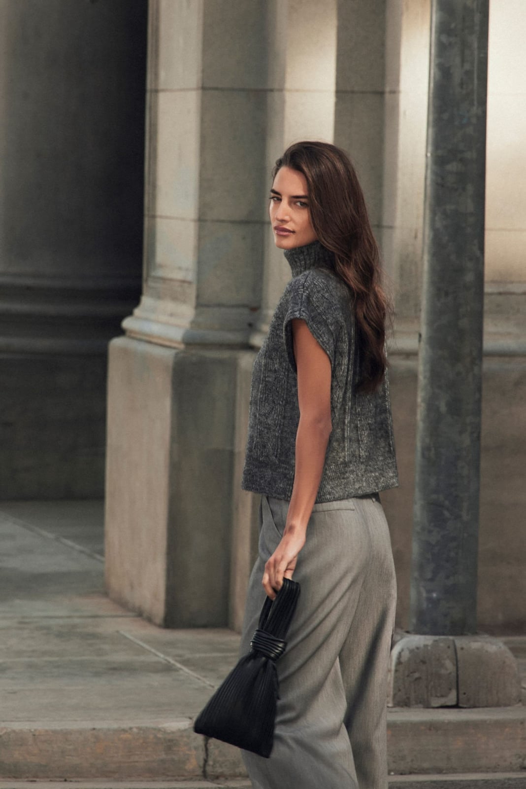 Sleeveless Turtleneck With Gray Wide-Leg Trousers Sleeveless Turtleneck With Gray Wide-Leg Trousers — Simple Money Piece