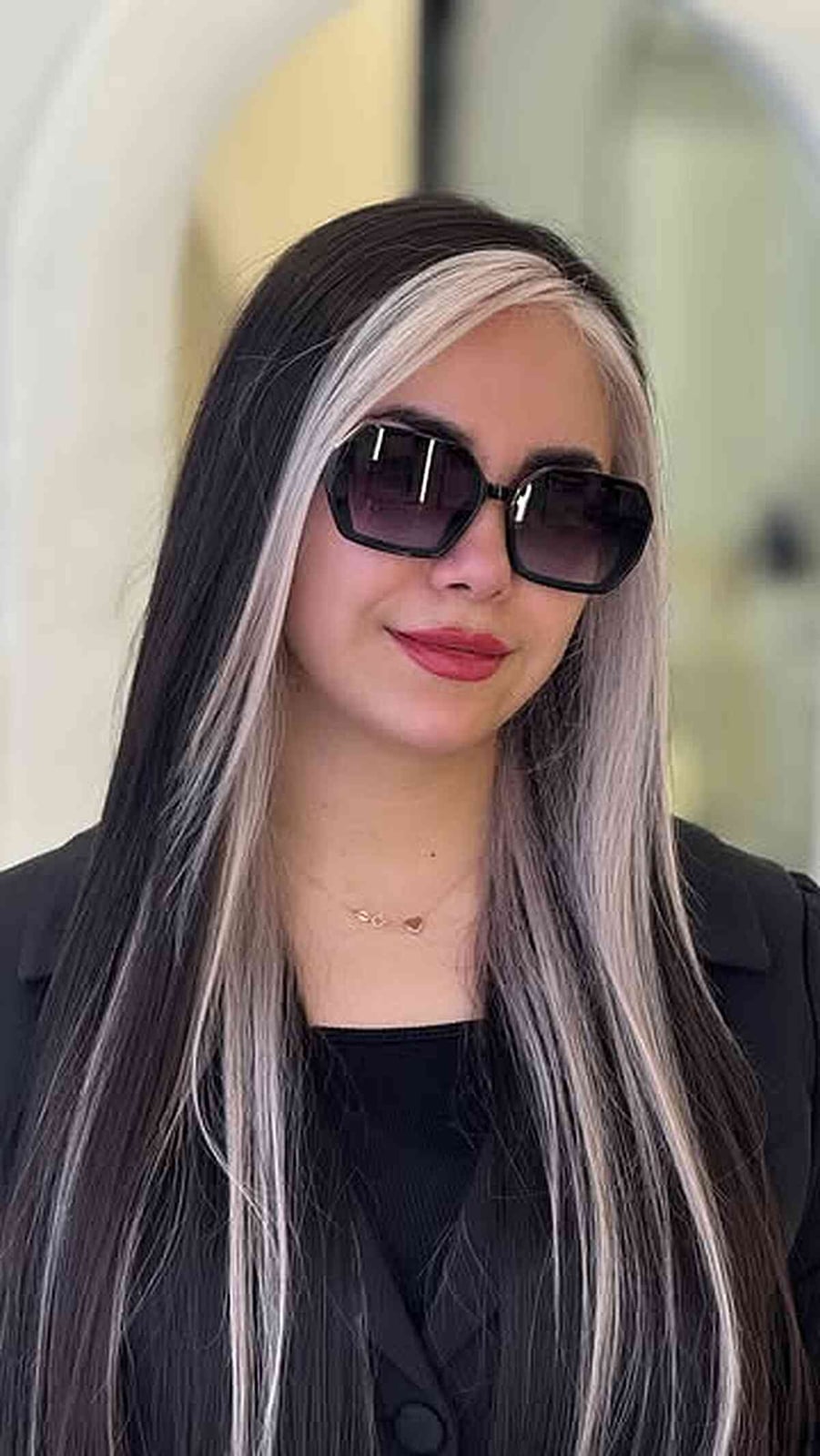 Money Piece Hair With Black Blazer and Sunglasses Money Piece Hair With Black Blazer and Sunglasses — Simple Money Piece