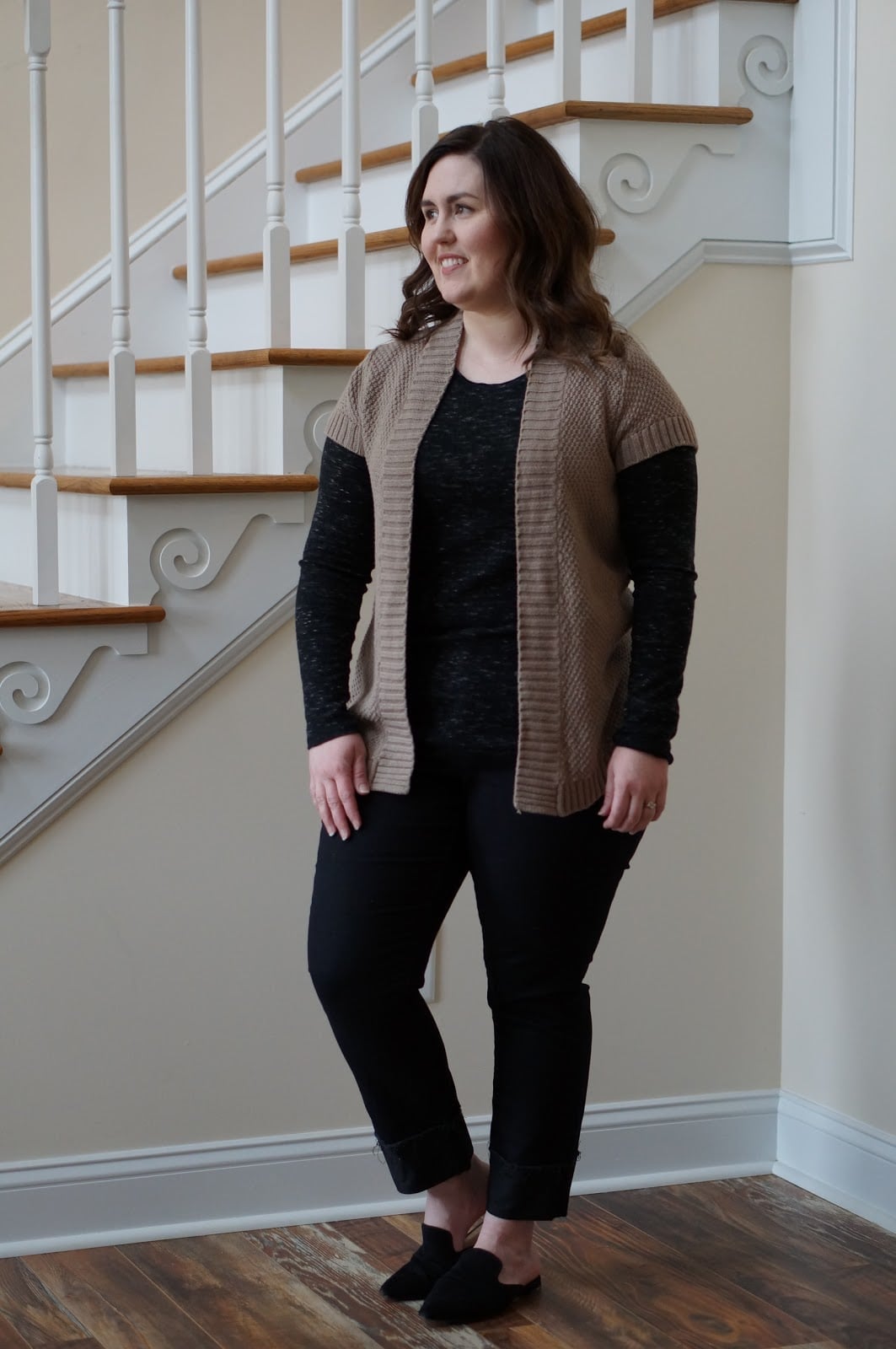Black Slip-On Mules With Brown Knit Cardigan Black Slip-On Mules With Brown Knit Cardigan — Simple Mules Outfits