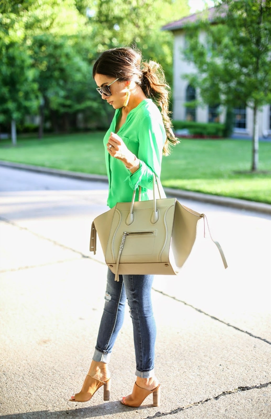 Tan Block Heel Mules With Bright Green Blouse Tan Block Heel Mules With Bright Green Blouse — Simple Mules Outfits