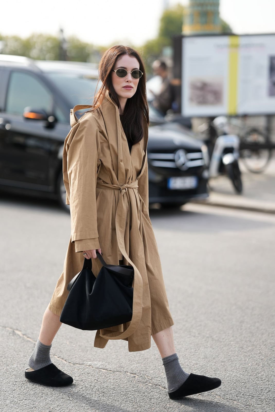Black Slip-On Mules With Tan Trench Coat Black Slip-On Mules With Tan Trench Coat — Simple Mules Outfits