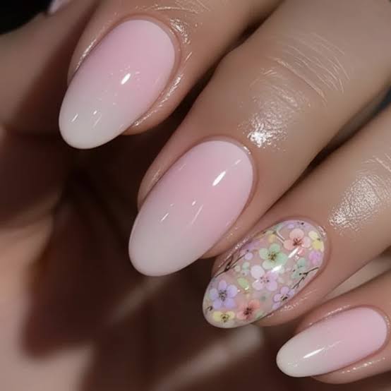 Short Almond Milky Gradient Floral Accent Short Almond Milky Gradient Floral Accent — Simple Nails Almond Inspo