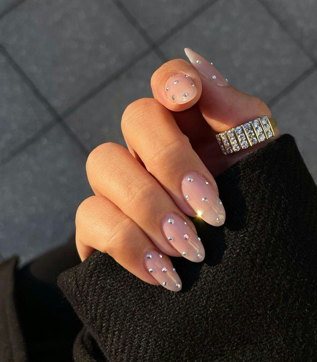 Sheer Pink Gold Floral Applique Almonds Sheer Pink Gold Floral Applique Almonds — Simple Nails Almond Inspo